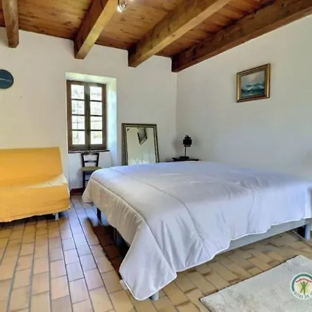 Dans Hameau En Bord De Riviere Holiday home Joyeuse